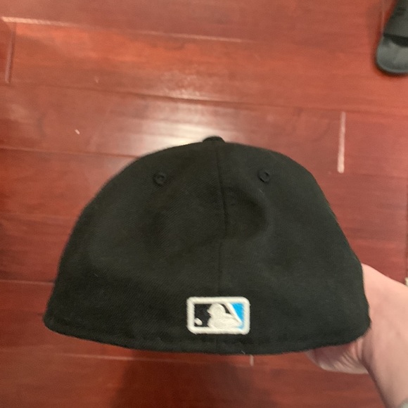 Miami marlins fitted 7 1/2 - Picture 2 of 4